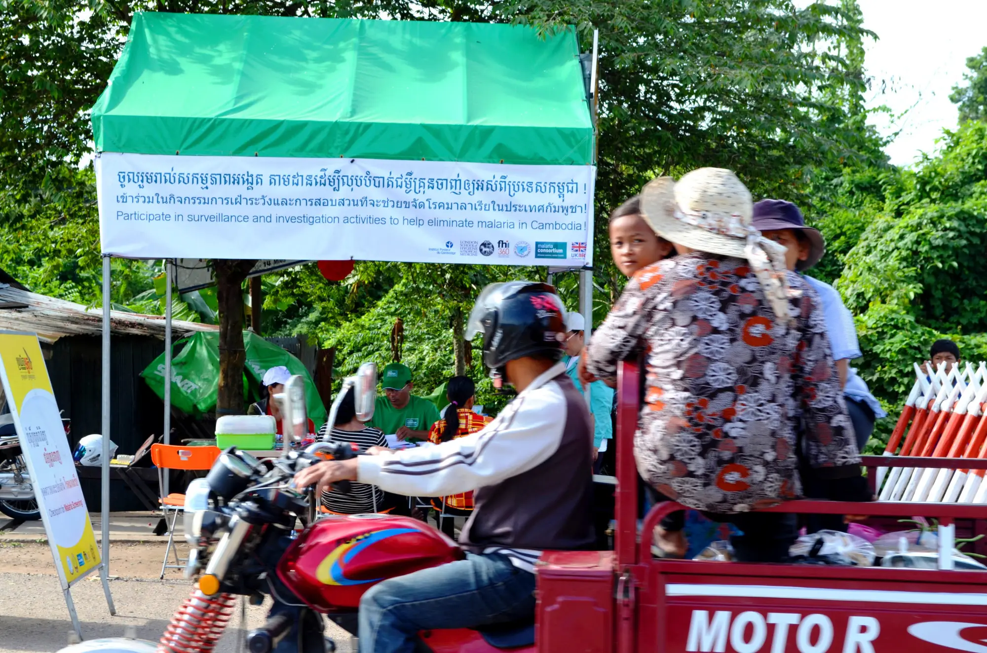 Migrants passing the malaria screening post at the Cambodia border with Thailand, Phsar Prum