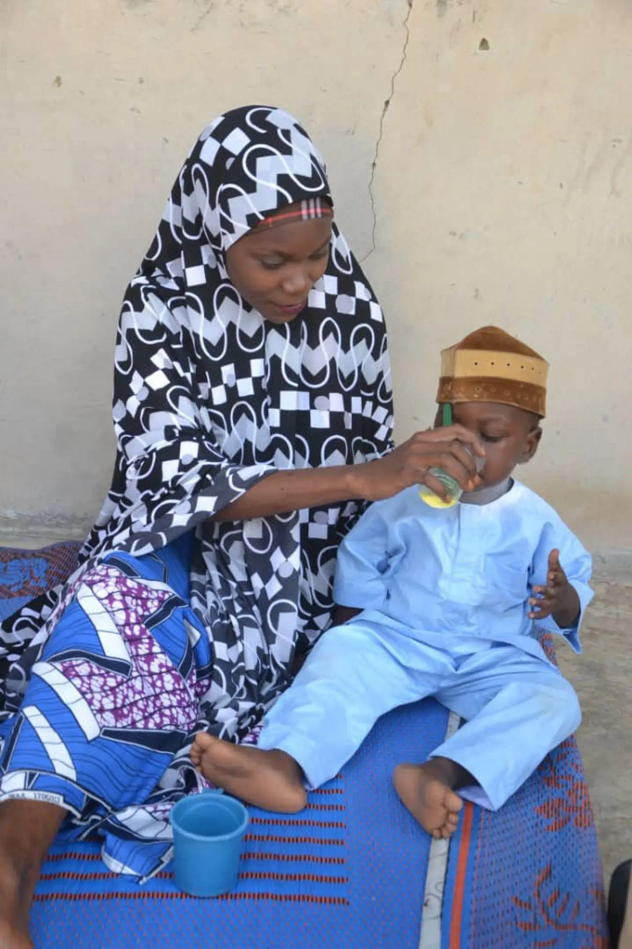 01131155 15 caregiverandbabykebbi1