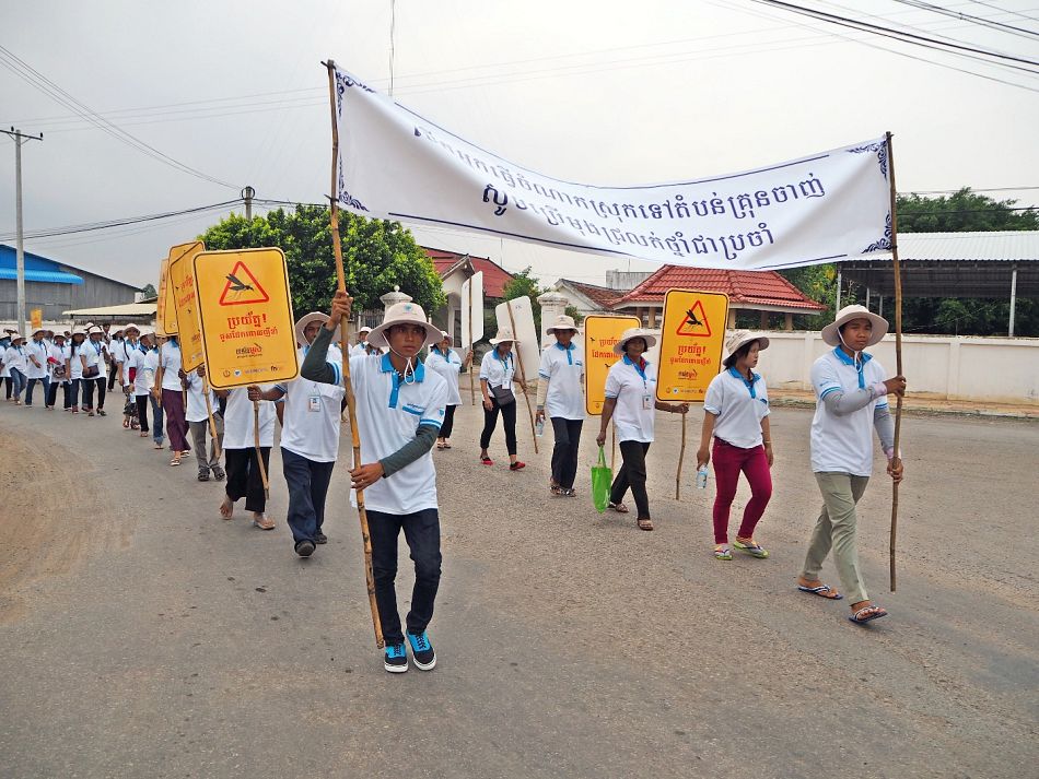 pAnbspparade to raise awareness on World Malaria Day 2015 in Pailin Cambodianbspp