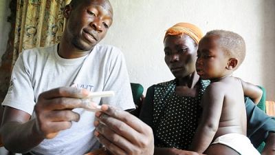 Susannes malaria test is negative and Solomon explains the result to Rose and why Susanne needs to be referred to the nearest health centre for further examinations.